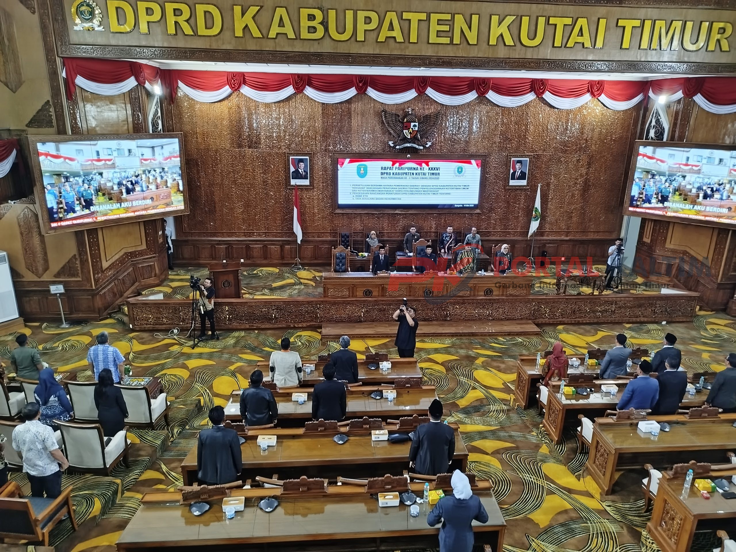 suasana Rapat Paripurna DPRD Kabupaten Kutim Tentang Kode Etik dan Tata Beracara Badan Kehormatan.