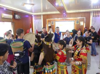 Keseruan delegasi Polandia di SMKN 1 Samarinda