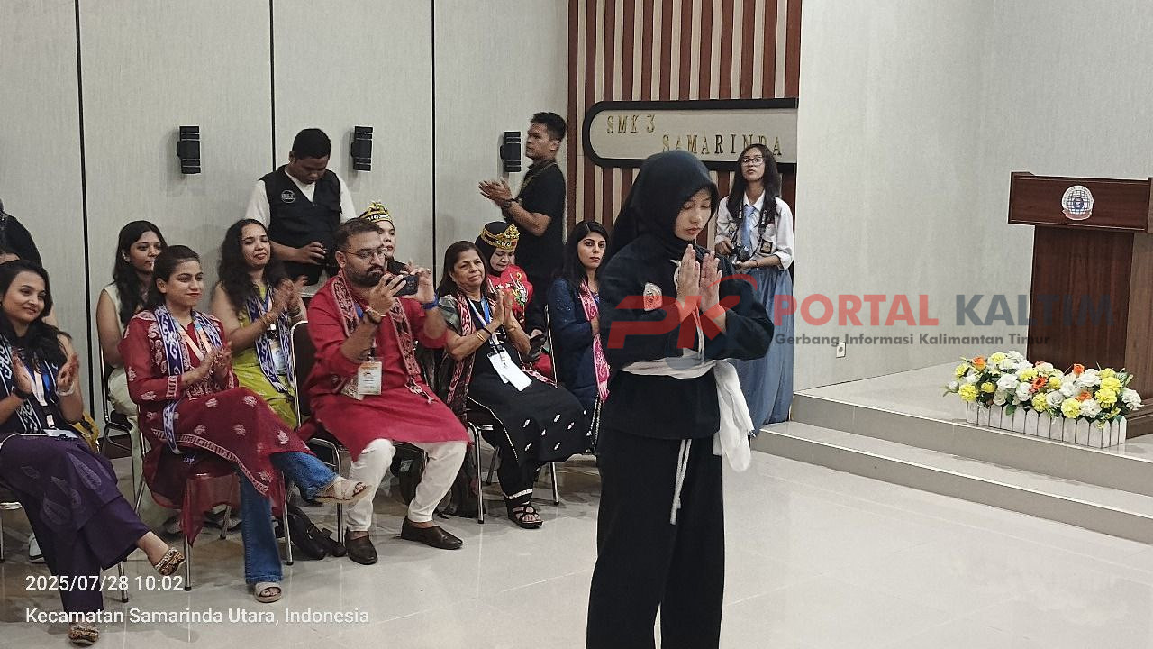 Pertukaran budaya dari SMKN 3 Samarinda bersama delegasi India EBIFF 2025