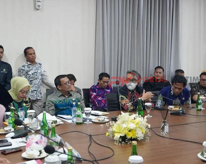 Pemkab Kutim dalam sesi diskusi bersama Gubernur Kaltim