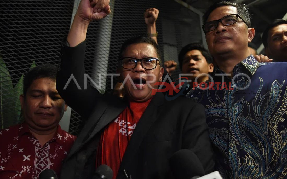 Suasana Hasto Keluar dari Rutan KPK Jakarta dari Antarafoto