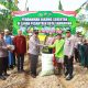 Penanaman jagung di Jalan Anjasmoro, RT 41, Kelurahan Rawa Makmur