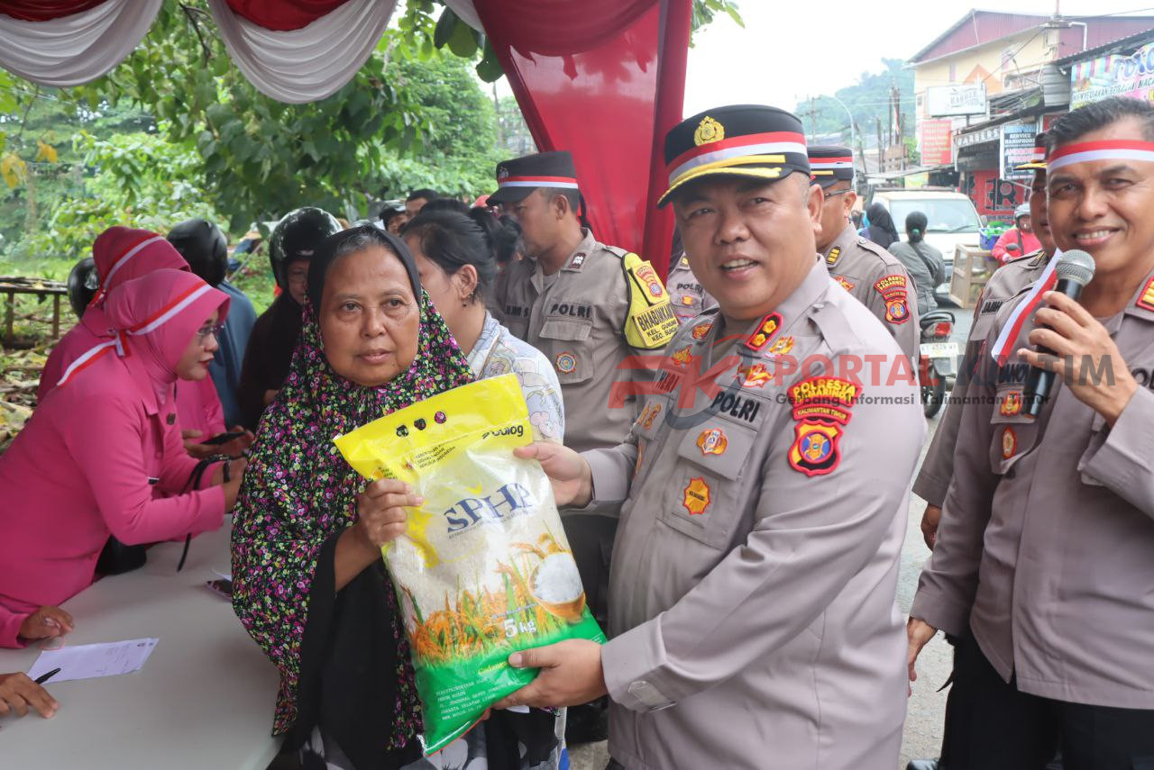 Wakapolresta Samarinda AKBP Heri Rusyaman dalam operasi pangan murah