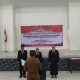 Bupati Kutai Timur mengukuhkan tiga kepala desa persiapan hasil pemekaran Desa Sangatta Utara, Durrahaman dari Desa Teluk Rawa (kiri), Arianti dari Desa Sangatta Prima (tengah), dan Munawwarah dari Desa Singa Karta (kanan).