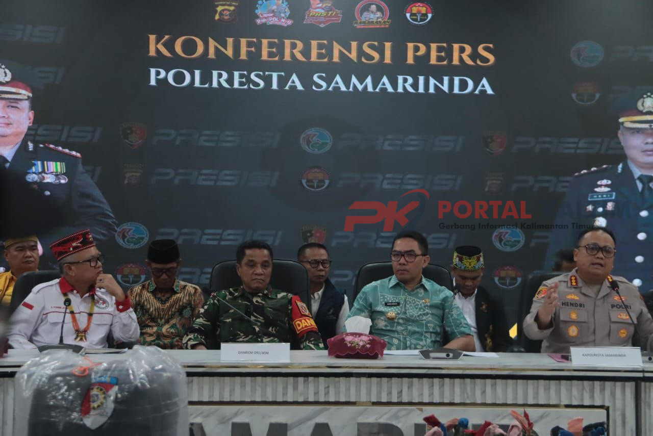Konferensi pers dugaan peracikan bom molotov oleh mahasiswa untuk aksi di DPRD Kaltim