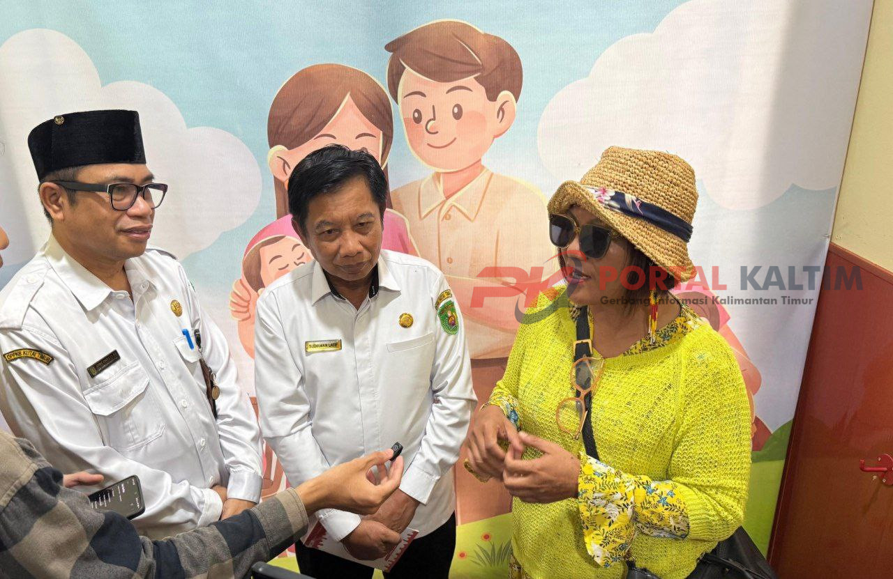 Direktur Golda Institut Indonesia (Pakar Golda) Eva Dipanti Tumba pada saat diwawancarai oleh awak media