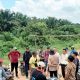 Suasana aksi penutupan jalan yang dilakukan oleh Warga Desa Muara Bengalon