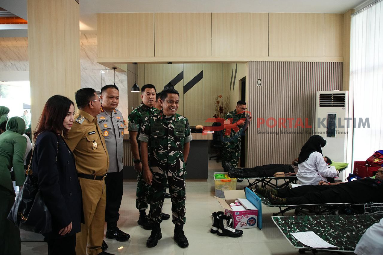 Aksi donor darah dalam HUT TNI ke-80
