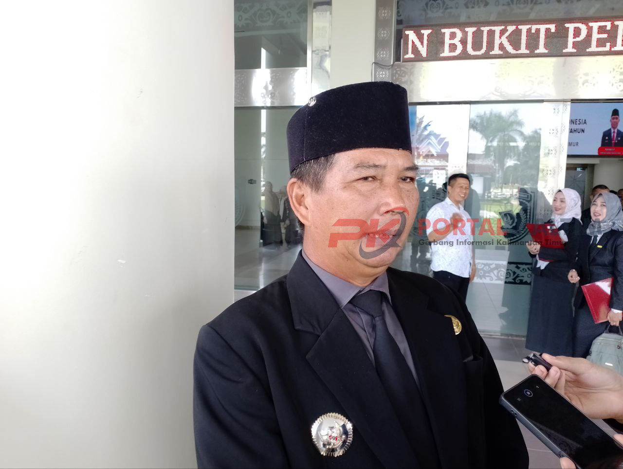 Camat Telen Petrus Ivung