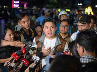 Seskab Teddy Indra Wijaya di Kawasan Bazar Rakyat di Monas