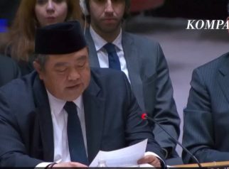 Duta Besar RI, Umar Hadi pada Konferensi Pers di Markas Besar PBB