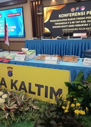 Alat dan barang bukti yang dimiliki terduga pelaku sabu seberat 11 kg yang ditahan Polda Kaltim di Sangatta, Kutai Timur.