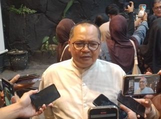Kepala Dinas Kesehatan Kaltim dr Jaya Mualimin saat menghadiri Dialog Terbuka KNPI di Samarinda membahas polemik pengalihan PBI BPJS.