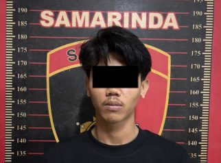 Terduga pelaku pengeroyokan saat diamankan Unit Jatanras Polresta Samarinda usai terlibat kasus kekerasan di kawasan pelelangan ikan.