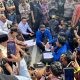 para Ketua, Wakil, beserta Komisi DPRD Balikpapan dengan mahasiswa dan sopir truk Balikpapan