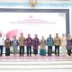 Gubernur Kalimantan Timur bersama jajaran OJK, Forkopimda, dan pelaku industri jasa keuangan saat pengukuhan Kepala OJK Kaltim-Kaltara di Pendopo Odah Etam.