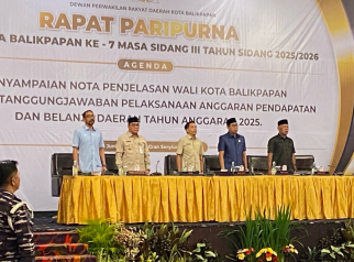 ist. Rapat paripurna DPRD Balikpapan.