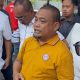 Perwakilan Komunitas Sopir Truk Balikpapan (KSTB), Sodiq, menyampaikan aspirasi saat sidak gabungan di SPBU KM 13 dan KM 15 Balikpapan terkait antrean panjang Bio Solar bersubsidi, Senin (8/6/2026).