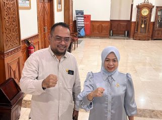 Ketua Fraksi GAP, Faizal Rachman bersama dengan anggota Fraksi GAP, Mulyana