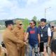 Gubernur Kalimantan Timur Rudy Mas'ud didampingi Wakil Gubernur Seno Aji, Sekretaris Daerah, dan jajaran OPD meninjau kondisi Jembatan Mahakam Ulu di Samarinda.