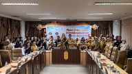 Suasana foto bersama usai rapat lintas sektor Penanggulangan HIV
