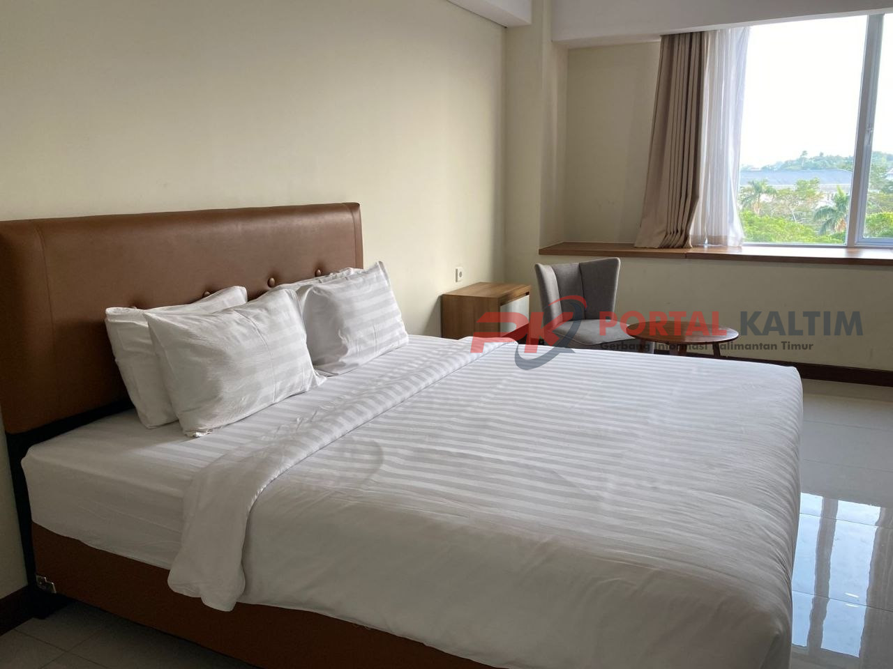Tampilan kamar Grand Duluxe Hotel Claro Pandurata Samarinda.